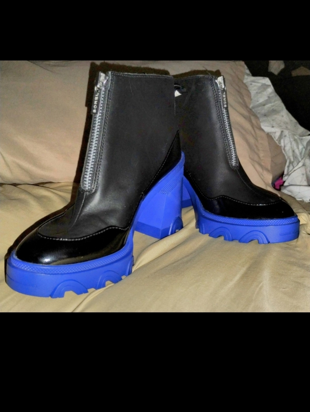 Sorel Black Ankle Boots with Bold Blue Chunky Heel - Picture 2 of 7